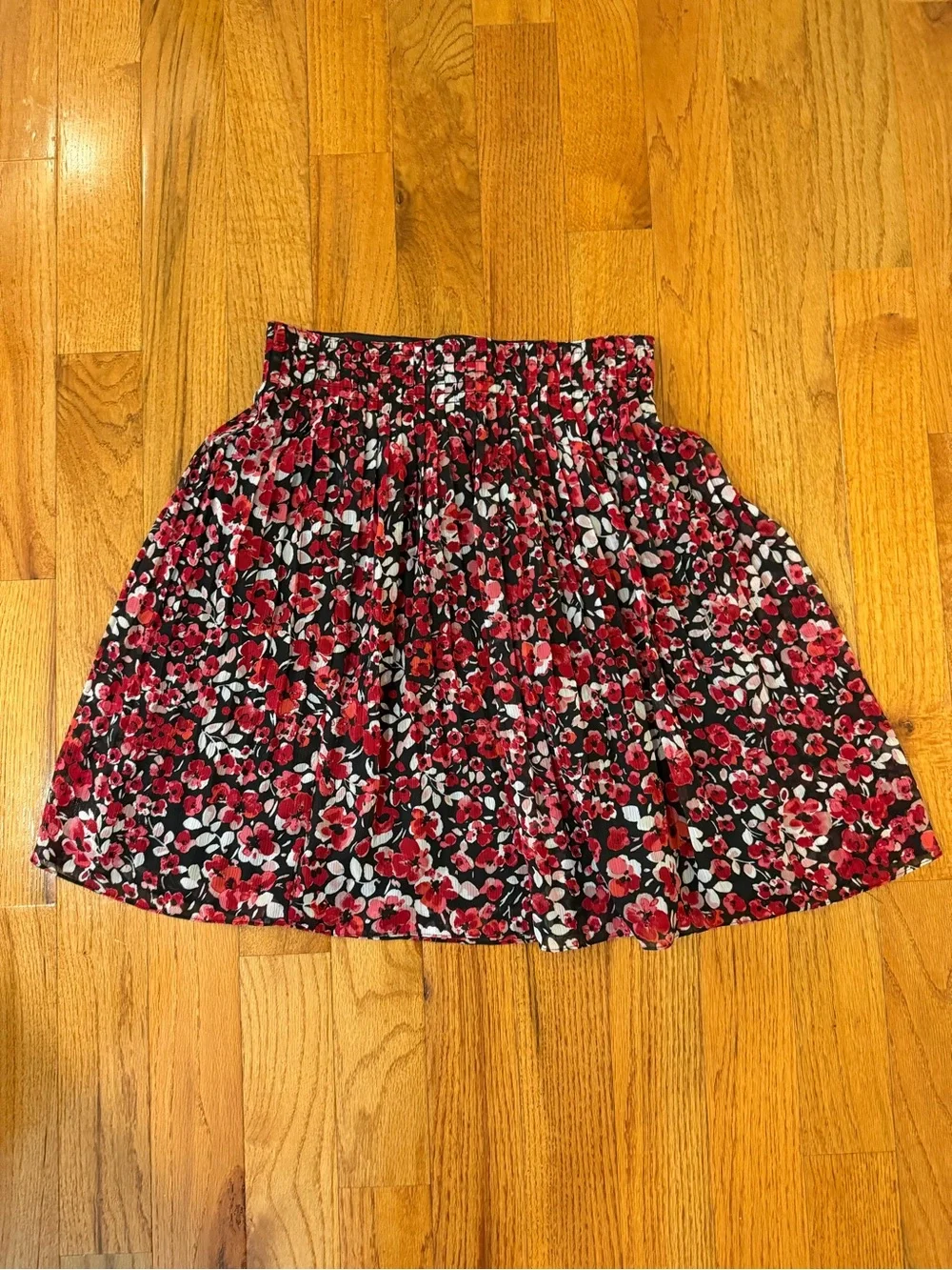 🌼 4/$13 - White House black Market Skirt
